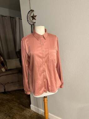 Vintage Mairi Macintyre Dusty Rose Pleated Button Down Blouse